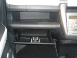 助手席前のグローブボックスです!