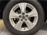 「トヨタ純正アルミホイール」を装着!純正なので車のデザインともマッチしています。高級感やスポーティーさを際立たせてくれます。