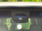【シティブレーキアクティブシステム】低速走行中に前方の車両等を認識し、衝突しそうな時は警報とブレーキで衝突回避と被害軽減をアシスト。より安全にドライブをお楽しみいただけます。