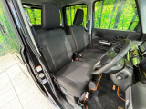 運転席シート廻りは使用感も少なく、良好な状態となっています。丁寧に使われていたことがよくわかりますね。