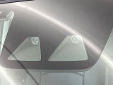 【スマートアシスト】走行中に前方の車両等を認識し、衝突しそうな時は警報とブレーキで衝突回避と被害軽減をアシスト。より安全にドライブをお楽しみいただけます。