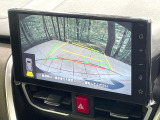【バックカメラ】駐車時に後方がリアルタイム映像で確認できます。大型商業施設や立体駐車場での駐車時や、夜間のバック時に大活躍!運転スキルに関わらず、今や必須となった装備のひとつです!