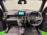美しいデザインの運転席空に加えてUV&IRカット機能付きフロントガラスの面積や位置取りが良く、前方・右前・左前方向の視認性がいいですよ!