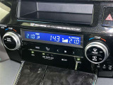 オートエアコンで快適な室内です。