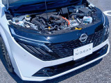 納車以降、お車のメンテナンスは自宅近所の日産サービス拠点にて承ります。専門の教育を受けたサービスフロント&メカニックが無料1ヶ月点検から法定/車検整備、万一の故障・不具合の修理まで全て担当いたします。
