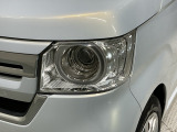 LEDヘッドライトは、点灯の瞬間から最大光量を発揮し、突然暗くなるトンネルなどでの安定感を高めます。