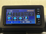 Bluetooth対応、CD/DVD再生機能付き。お好きな音楽を聴きながらのドライブは楽しいですよね〜♪