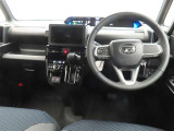 ぜひ展示車の運転席に座ってみてください。