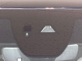 【i-ACTIVESENSE】走行中に前方の車両等を認識し、衝突しそうな時は警報とブレーキで衝突回避と被害軽減をアシスト。より安全にドライブをお楽しみいただけます。