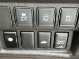 左右オートスライドドア装備。開口部も広くとってります。狭い駐車場、雨の日での乗り降りもしやすくなります。今や人気の装備の一つです!