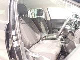 楽な姿勢で座ることが出来るので長時間の運転でも疲れにくいですし体もぶれにくいですよ。