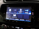 CD、DVD、Bluetooth、AM、FM、スマートフォン接続ができます。