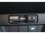 有料道路のレーン通過に便利なETC2.0車載器を装着しています。ご利用にはセットアップが必要となります。