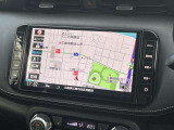 ♪ナビ付いてます!一度使い出すとナビにいつも頼っちゃいます!遠方に旅行する時には本当に重宝しますよ〜 ♪