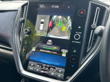 【マルチテレインモニター】車のフロントやサイドのカメラ画像を同時にモニター表示することで、悪路や狭い道を走行時でも周囲の状況確認ができ安心!本格SUVにうれしい装備です♪