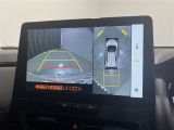 車庫入れも安心の全方位モニター。出庫時に前方や死角となる左側を映すこともできます。