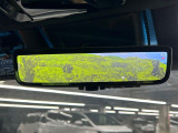 【デジタルインナーミラー】後席の大きな荷物や同乗者で後方が確認しづらい時でも安心!カメラが撮影した車両後方の映像をルームミラー内に表示。クリアな視界で状況の確認が可能です!