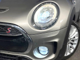 ●LEDヘッドライト:夜間走行時も良好な視界を確保し安心して運転できる高輝度LEDヘッドライトを装備!点灯速度が早く、消費電力も抑えられています。