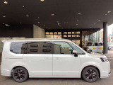 両側パワースライドドアの車両です