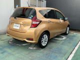 充電を気にすることなく、どこまでも走れる。電気自動車のまったく新しいカタチです。ガソリンエンジン車の感覚で、電気自動車を楽しめる。新次元の「電気の走り」をぜひ味わってください!!
