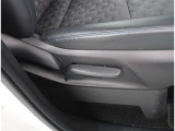 【シートアジャスター】上下調整できるシートアジャスター!運転手にあったドライバーズポジションができますね。