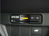◆ETC2.0装着◆進化したドライブ体験。料金収受システムだけだったETCが生まれ変わって、高速道路を賢く使うETC2.0に進化しました。多彩な情報サービスが便利で快適なドライブ体験を提供します。