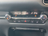 車内快適オートエアコン。大きなダイヤル式で操作性も良好です