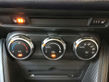 オートエアコンなので温度だけあわせていれば、室内は快適温度に!運転席・助手席シートヒーター付きです。