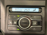 車内空調は&rdquo;AUTOエアコン&rdquo;にお任せ。運転に集中出来ますよ!