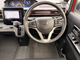 【純正革巻きステアリング】上質な革を使用することで、手にしっかり馴染みとても運転しやすいハンドルです♪