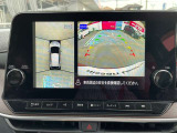 車を真上から見ているように、周囲の状況を把握しながら安心して駐車が行えるアラウンドビューモニター装備!