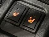 【シートヒーター】寒い日に重宝するシートヒーター!エアコンより早く温まってくれるので寒がりの人も安心ですね♪エアコンの温風は乾燥するから苦手、という方にもをおすすめです。