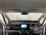 【前方視界】開放的な前方視界!運転がしやすく疲れにくいです♪窓が大きく、見通しがとっても良いおクルマですよ♪