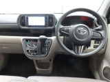 ぜひ展示車の運転席に座ってみてください。