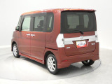 【都会的なフォルム】四角いボディは車内空間を広く確保するだけでなく運転席からの視界も良好です。毎日の運転がしやすくご家族みんなでのお出かけにぴったりです。