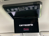 【フリップダウンモニター】大画面モニターで後席でもエンタメをお楽しみいただけます。小さなお子様にも大人気の装備です♪