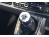 6速MTのお車です♪直感的な操作を楽しむことができます!