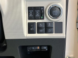 車両状態証明書修復歴の有無も一目瞭然。機能や内装・外装、走行距離、修復歴の有無をチェックし、クルマの状態を10段階にした車両状態証明書。数字や記号を使ってわかりやすく表示しています。