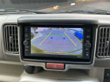 バックモニターで車庫入れや縦列駐車もらくらく、高感度カラーカメラですので僅かな光でもくっきりと見え、夜でも安心して駐車出来ます。