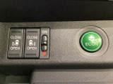 リアドアは乗り降りに便利な両側電動スライドドアです。また運転席に座っていながらスイッチ操作で自在にスライドドアを開け閉めできます。