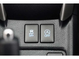 機能性溢れる運転席まわり。使いやすいスイッチ類の配置で運転中のストレスを軽減し楽しくドライブできますよ。