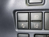 オートマチックハイビームとは、先行車や対向車のライトを認識し、ハイビームとロービームを自動で切り替える機能です。夜道の視界を確保します。詳細は販売店スタッフまでおたずねください。