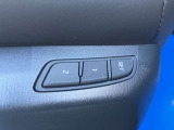 パワーシートには2つのシートポジションを記憶させるメモリー機能付き。ご夫婦で運転される場合にはそれぞれのシートポジションへの調整もボタン一つで簡単です♪