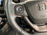 ステアリングにオーディオ操作スイッチが付いています。オーディオ画面に直接タッチしなくても操作が出来ますので、運転に集中できます。