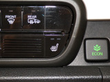 【シートヒーター】シートヒーター装備車です。寒い冬に乗車中とても暖かく快適に移動できます。冷え性の方にピッタリの装備です!