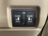 両側電動スライドドア☆電動スライドドアには挟み込み防止機能が付いています。腕や足・異物を感知すると、動作が停止します。