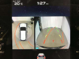 専用のカメラにより、上から見下ろしたような視点で360度クルマの周囲を確認することができます☆死角部分も確認しやすく、狭い場所での切り返しや駐車もスムーズに行えます。