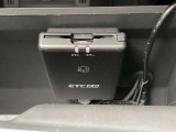 【ETC2.0】日産オリジナルナビとの連動モデルです。ITSスポットとの高速、大容量、」双方向の通信が可能で、次世代の運転支援サービスを受けることができます。