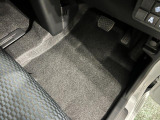 カーペットマットはオプションでご購入下さい