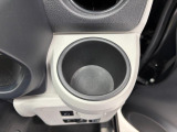 【運転席ドリンクホルダー】